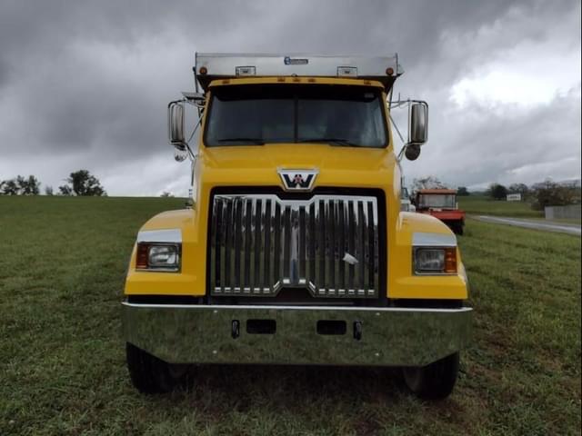 Image of Western Star 4700SF equipment image 1