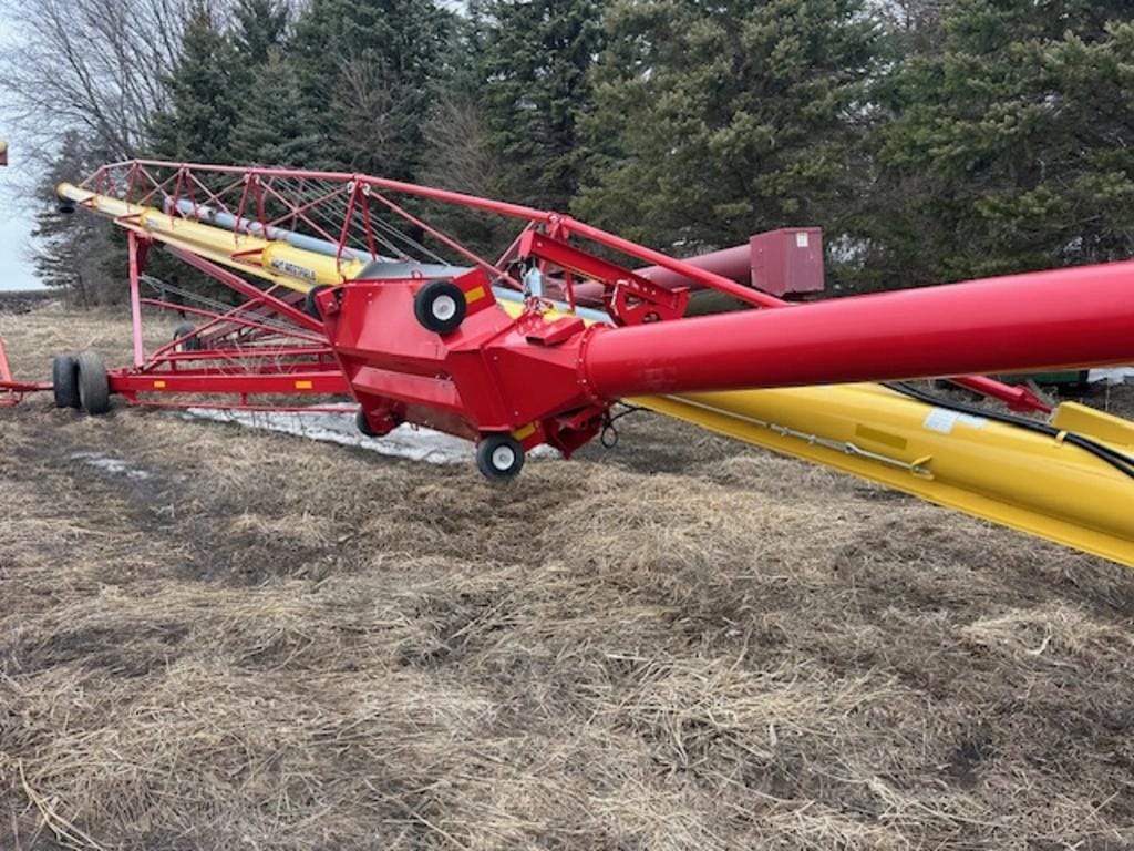 2022 Westfield 13x81 Equipment Image0