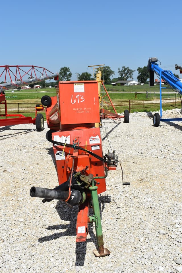Image of Westfield 13x81 equipment image 1