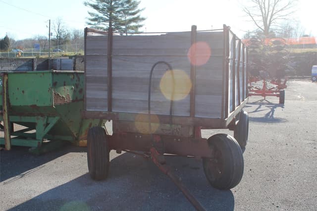 Image of Undetermined Forage Dump Cart equipment image 2