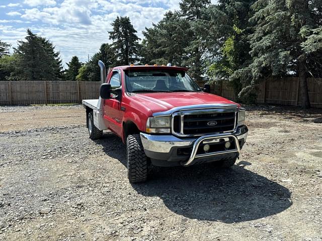 Image of Ford F-350 equipment image 2