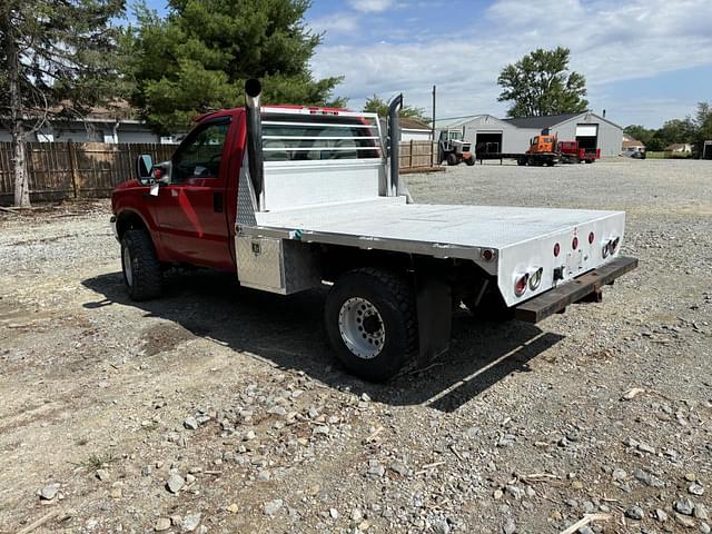 Image of Ford F-350 equipment image 4