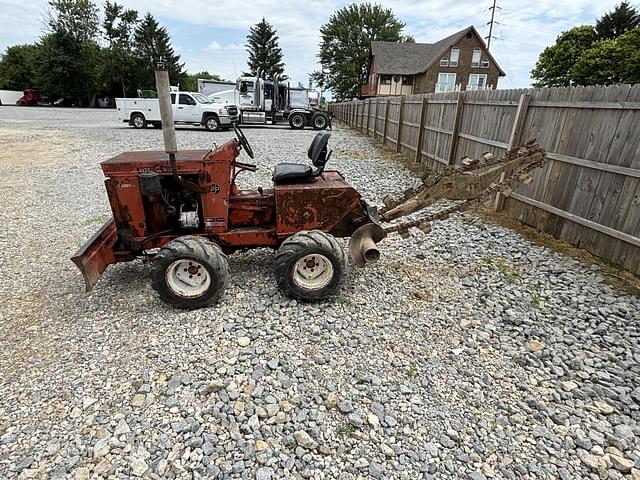 Image of Ditch Witch J20 equipment image 2