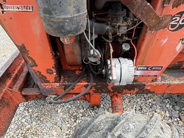 Image of Ditch Witch J20 equipment image 4