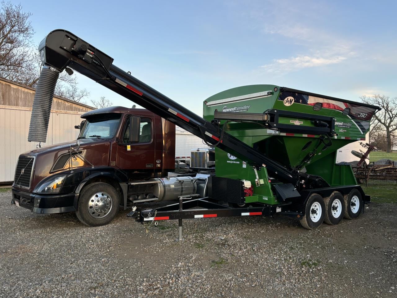 Main image J&M LC390