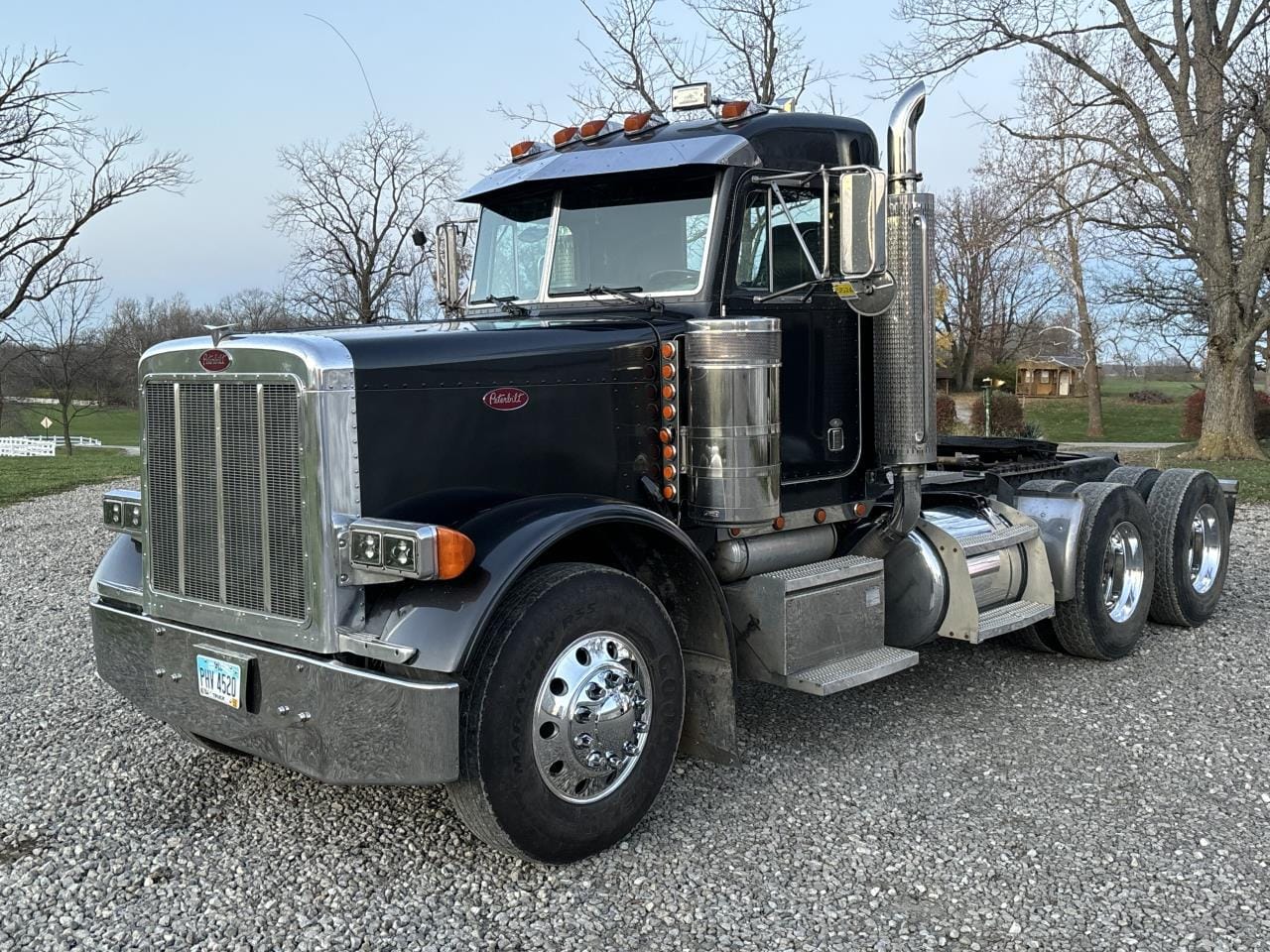 Main image Peterbilt 379