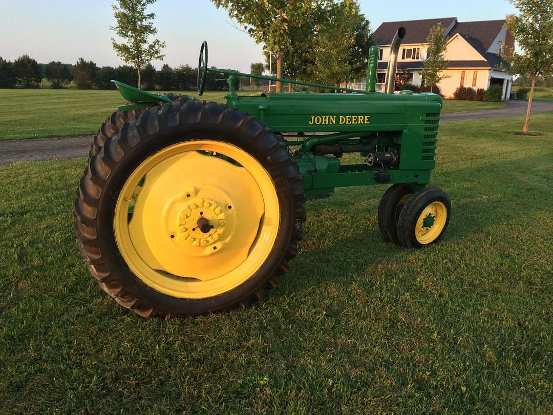 Image of John Deere B Primary image
