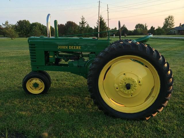 Image of John Deere B equipment image 1