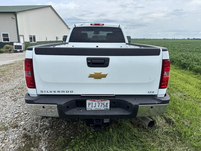 Image of Chevrolet 3500 equipment image 3