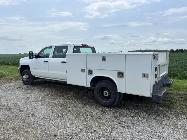 Image of Chevrolet 3500 equipment image 2