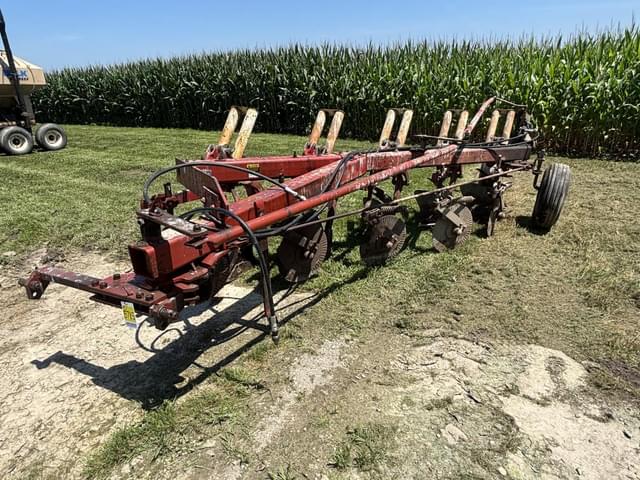 Image of International Harvester 720 equipment image 2