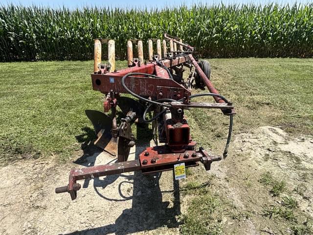 Image of International Harvester 720 equipment image 1