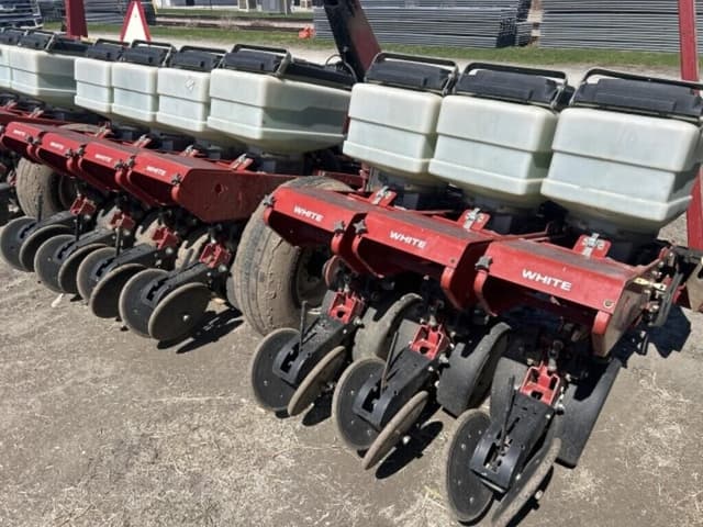 Image of White 6100 equipment image 3