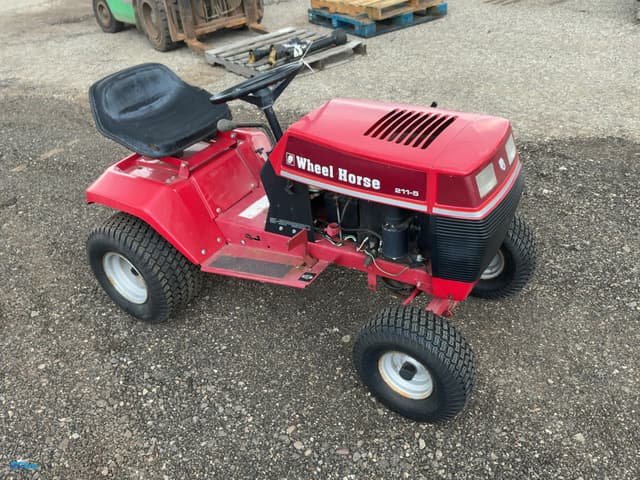 Image of Wheel Horse 211-5 equipment image 1
