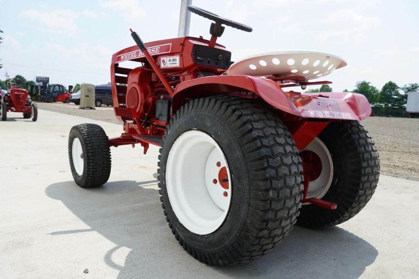 Main image Wheel Horse B80