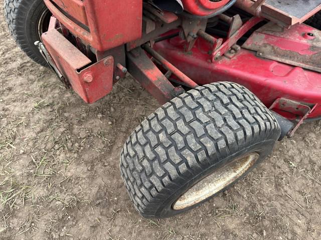 Image of Wheel Horse C-101 equipment image 2