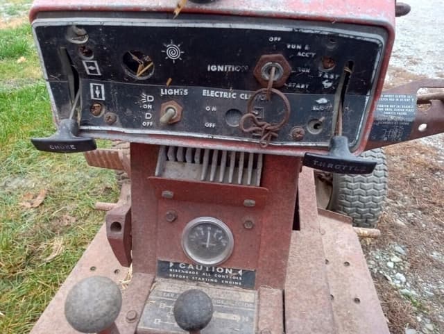 Image of Wheel Horse Raider 14 equipment image 4