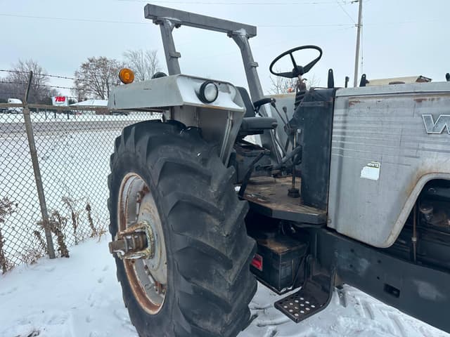 Image of White 2-105 equipment image 4