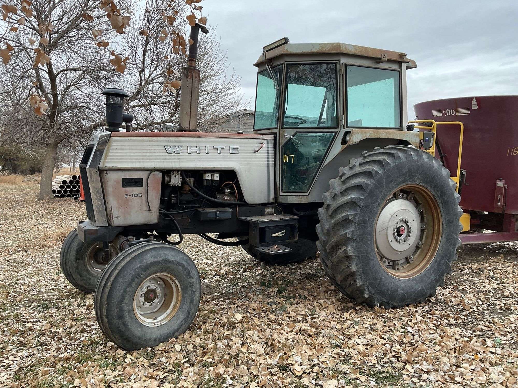 White 2-105 Equipment Image0