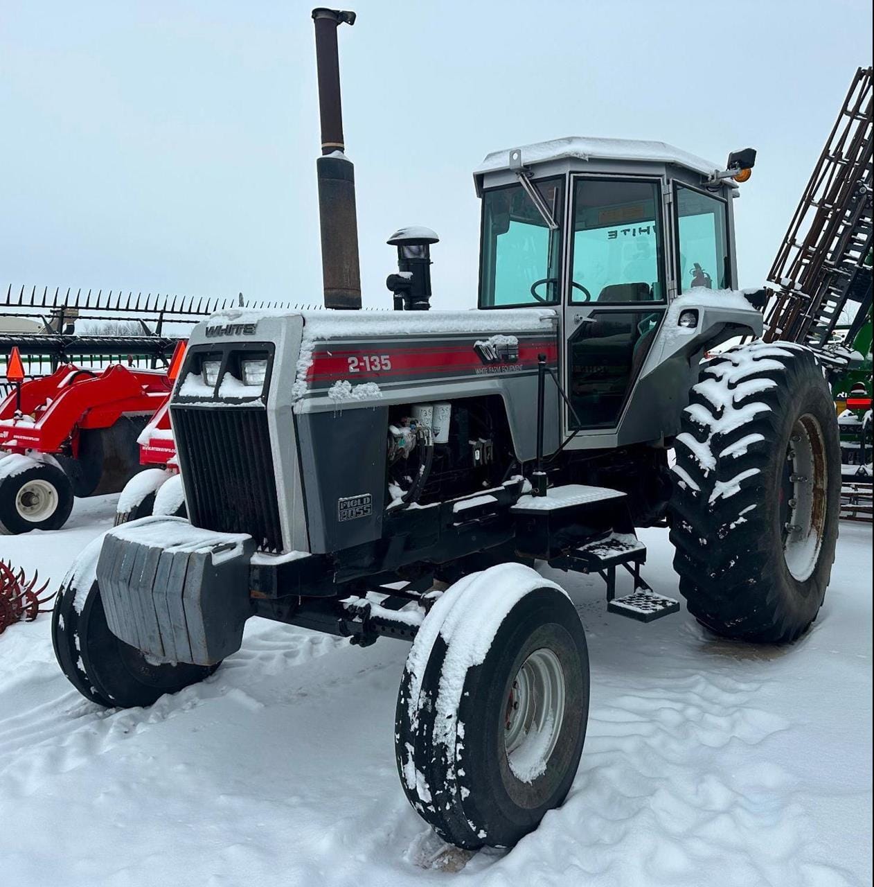 White 2-135 Equipment Image0