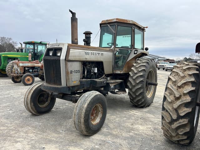 Image of White 2-135 equipment image 1