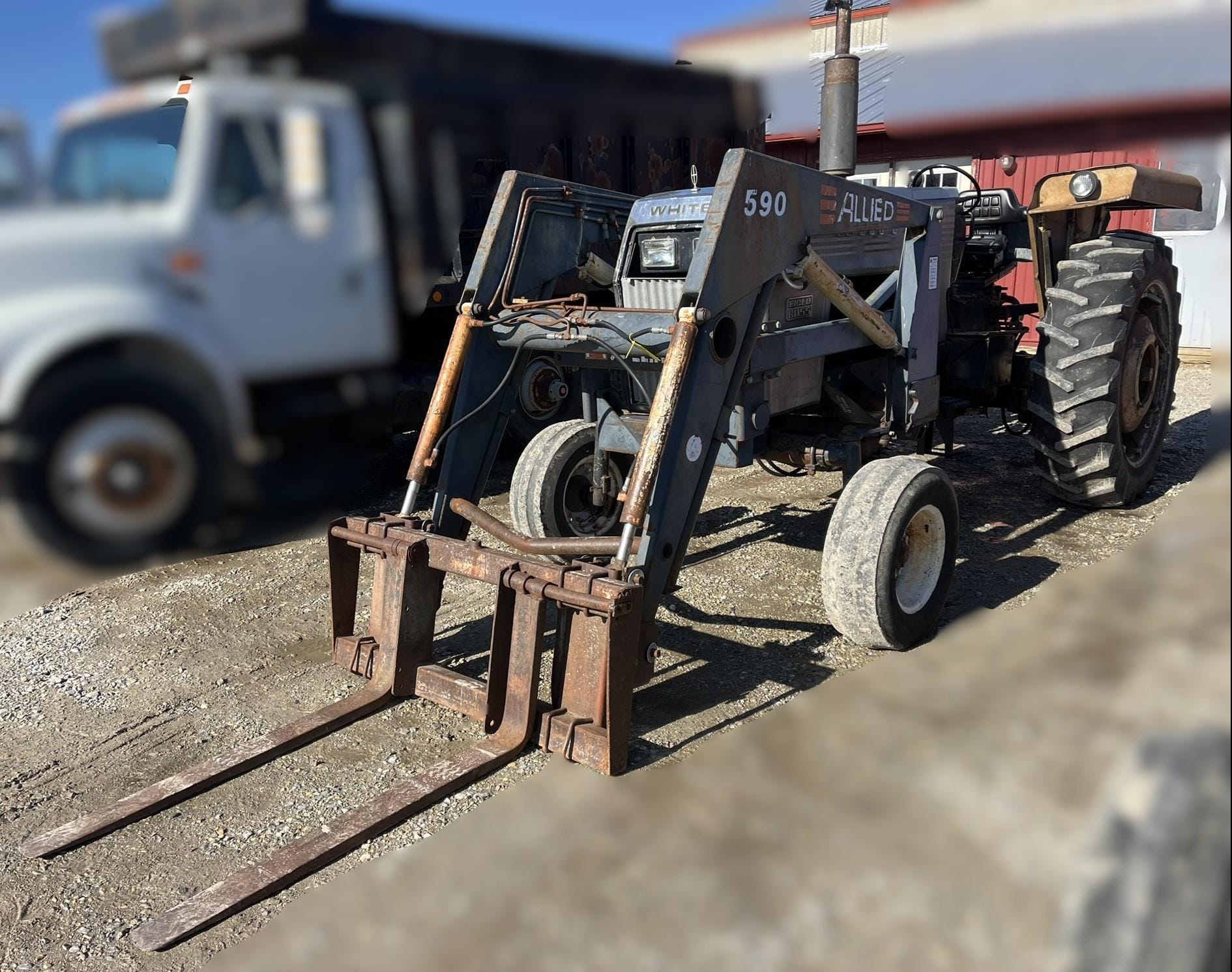 White 2-70 Equipment Image0