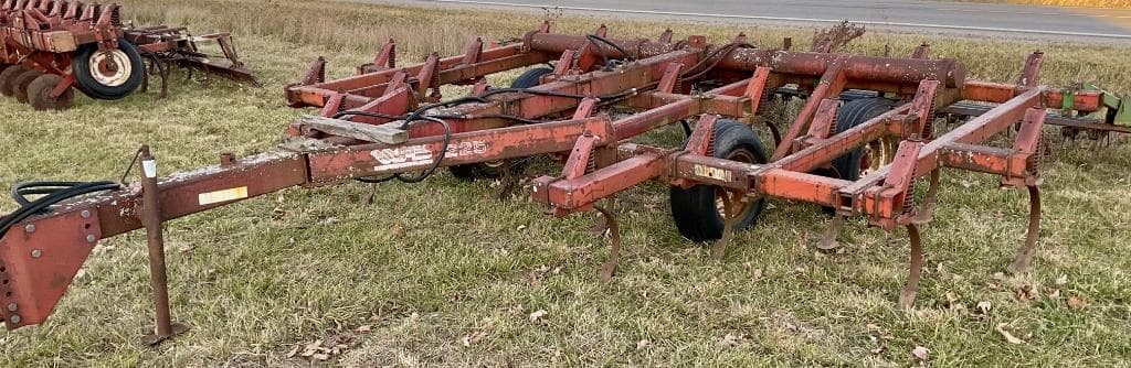 Image of White 225 Image 0