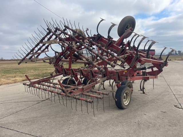 Image of White 226 equipment image 3