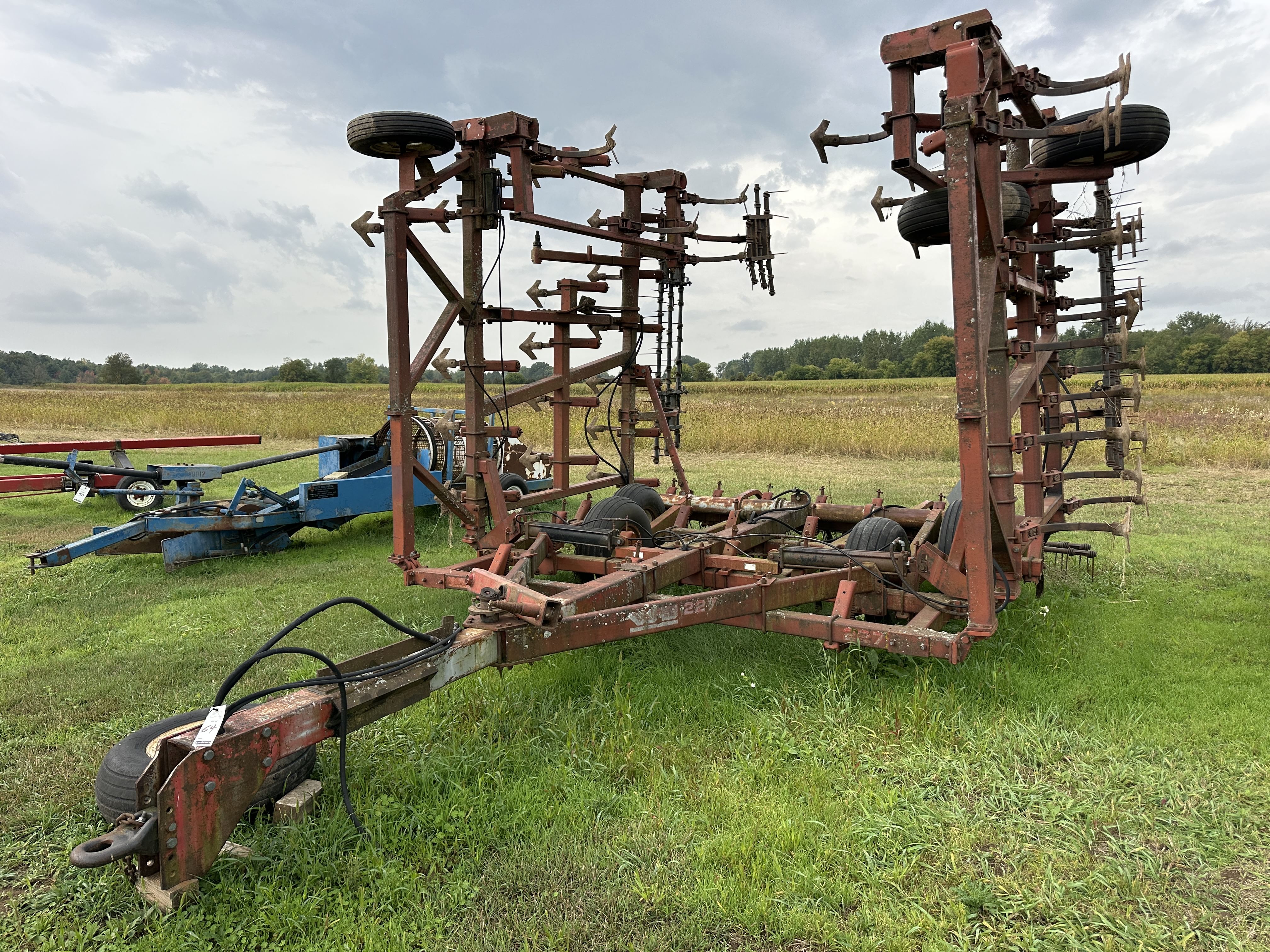 White 220 Equipment Image0