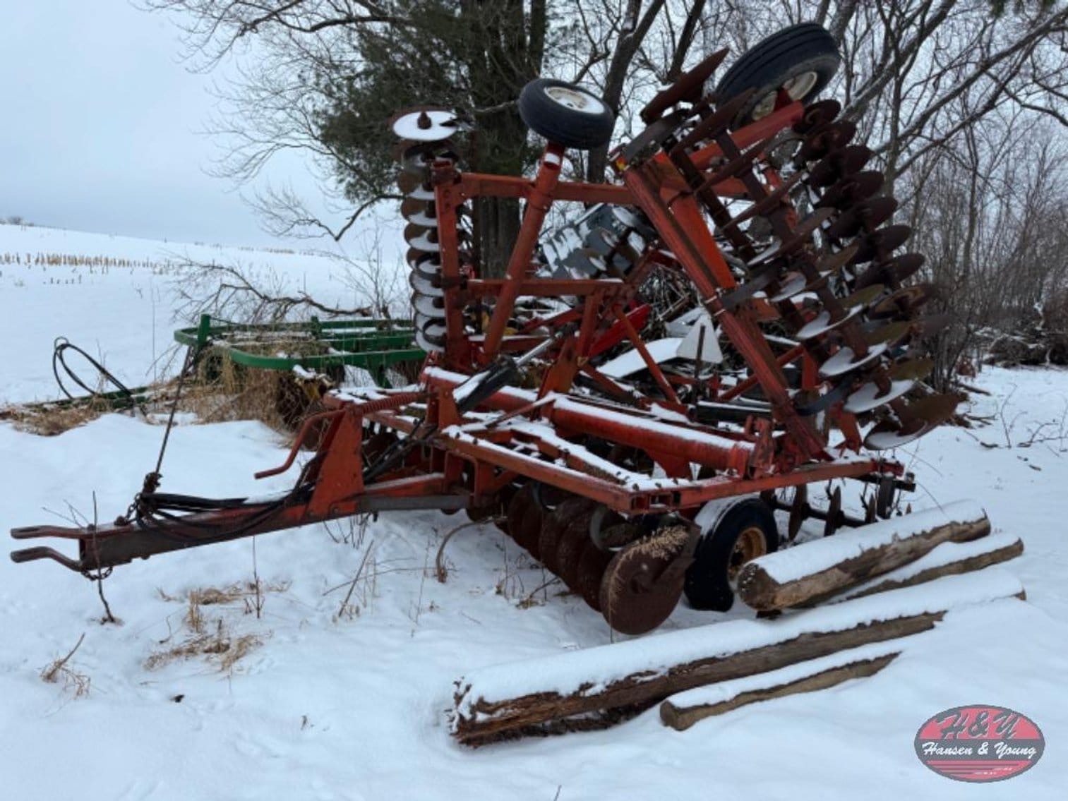 White 271 Equipment Image0