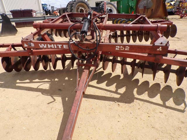 Image of White 252 equipment image 2
