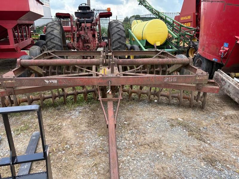 White 256 Equipment Image0