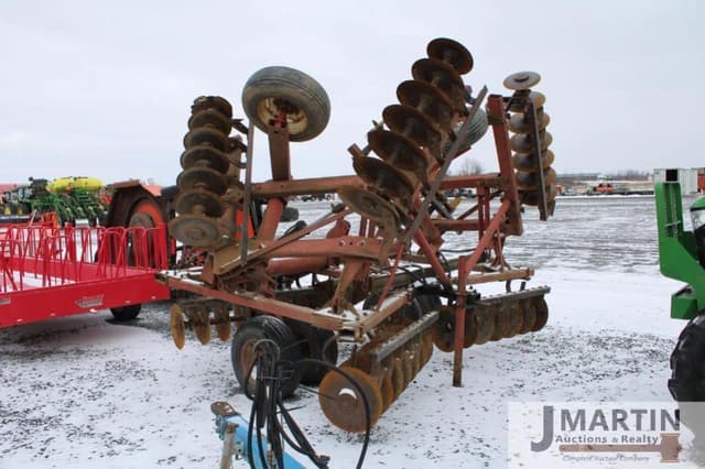 Image of White 271 equipment image 1