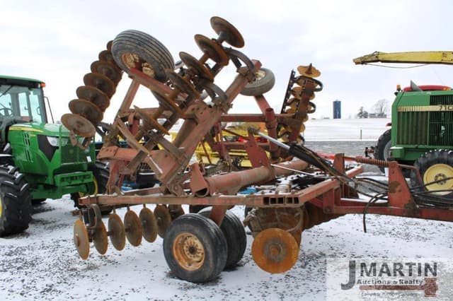 Image of White 271 equipment image 3