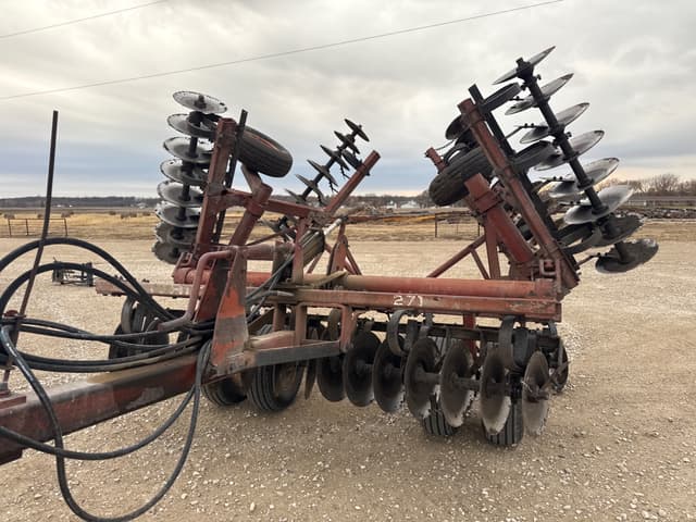 Image of White 271 equipment image 1