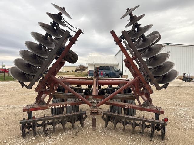 Image of White 271 equipment image 4