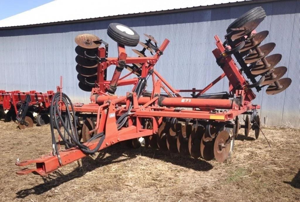 White 271 Equipment Image0