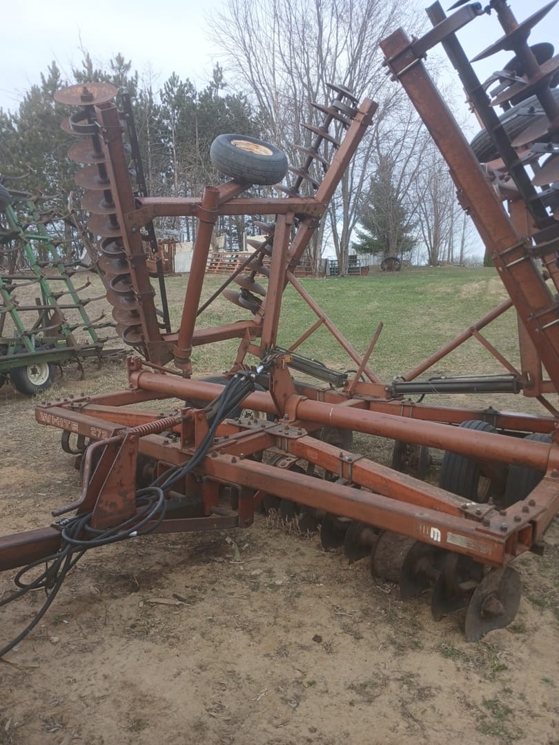 White 272 Equipment Image0