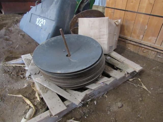 Image of White 273 equipment image 4