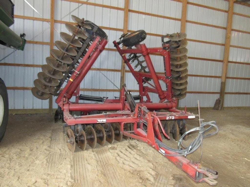 White 273 Equipment Image0