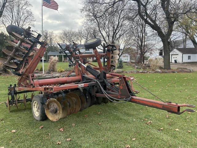 Image of White 273 equipment image 1