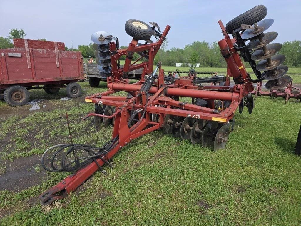 White 273 Equipment Image0