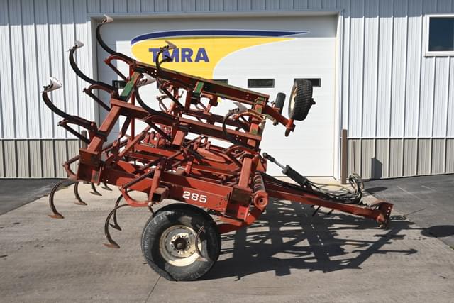 Image of White 285 equipment image 1