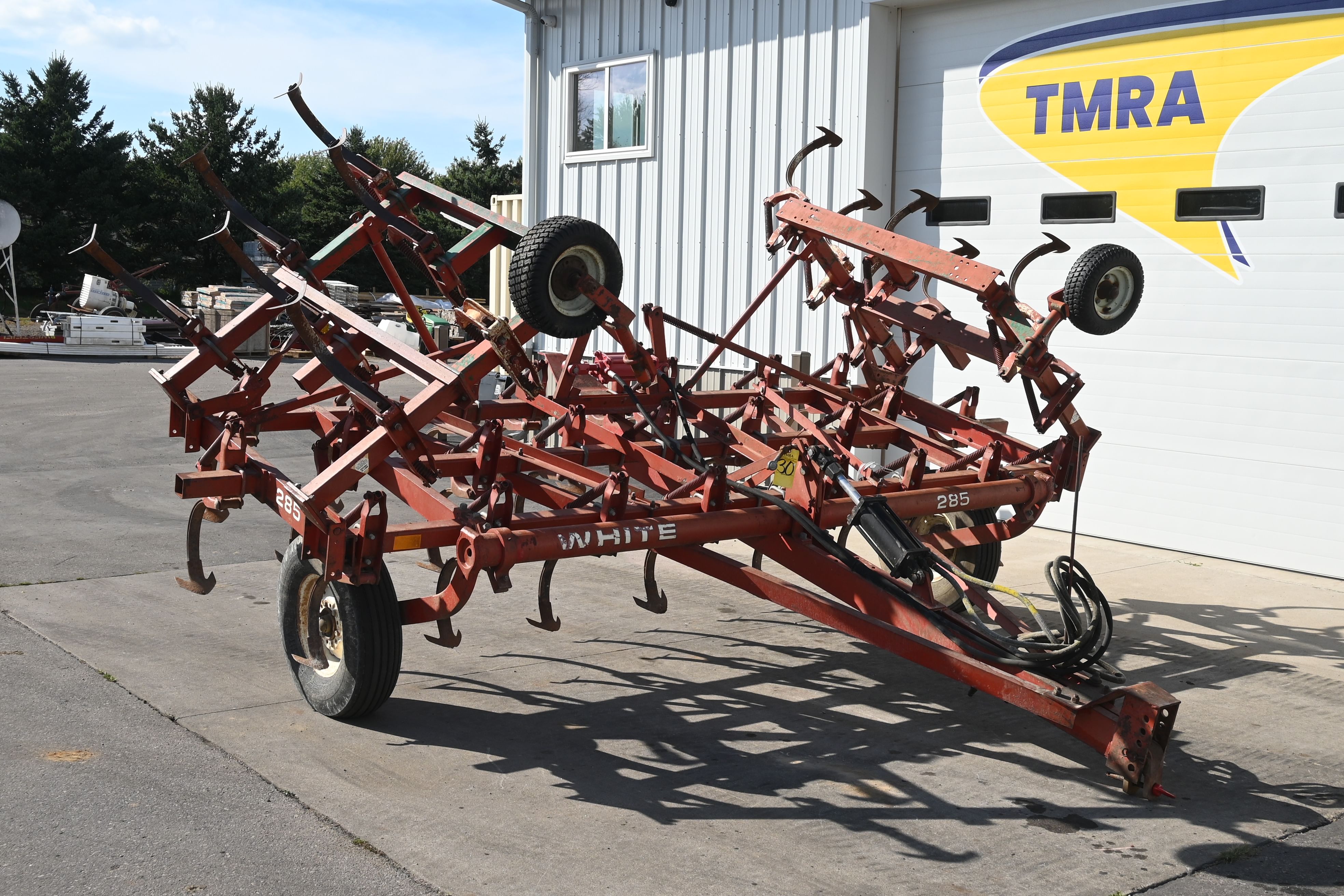 White 285 Equipment Image0