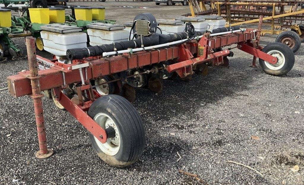 Main image White 6700