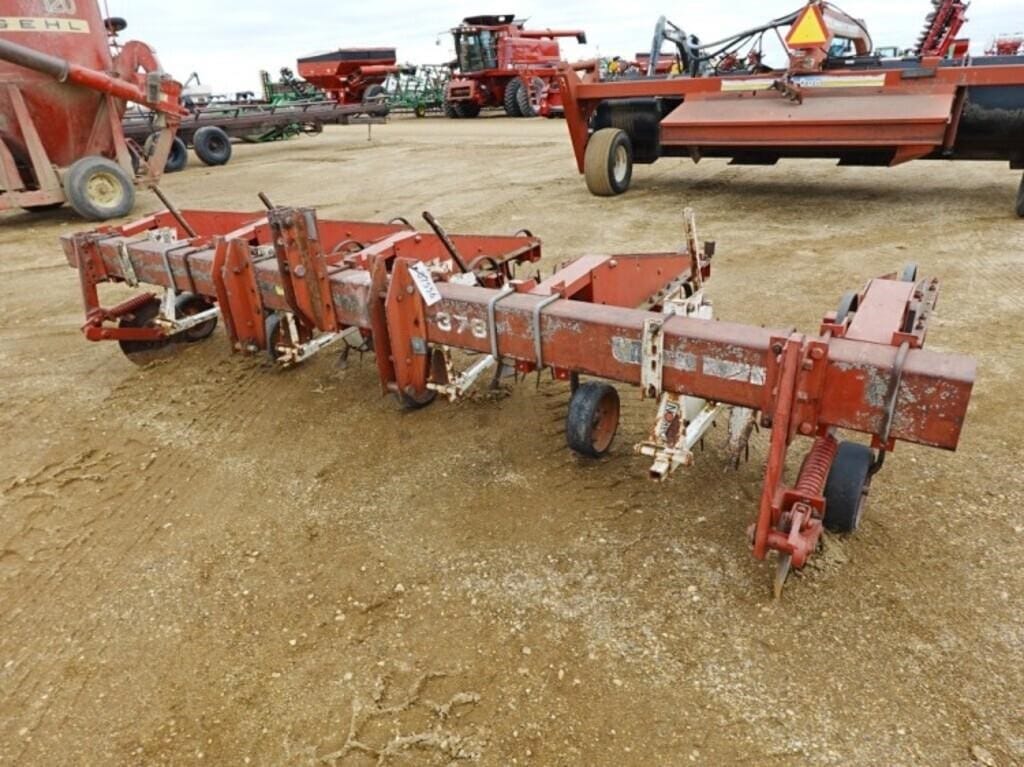 White 378 Equipment Image0