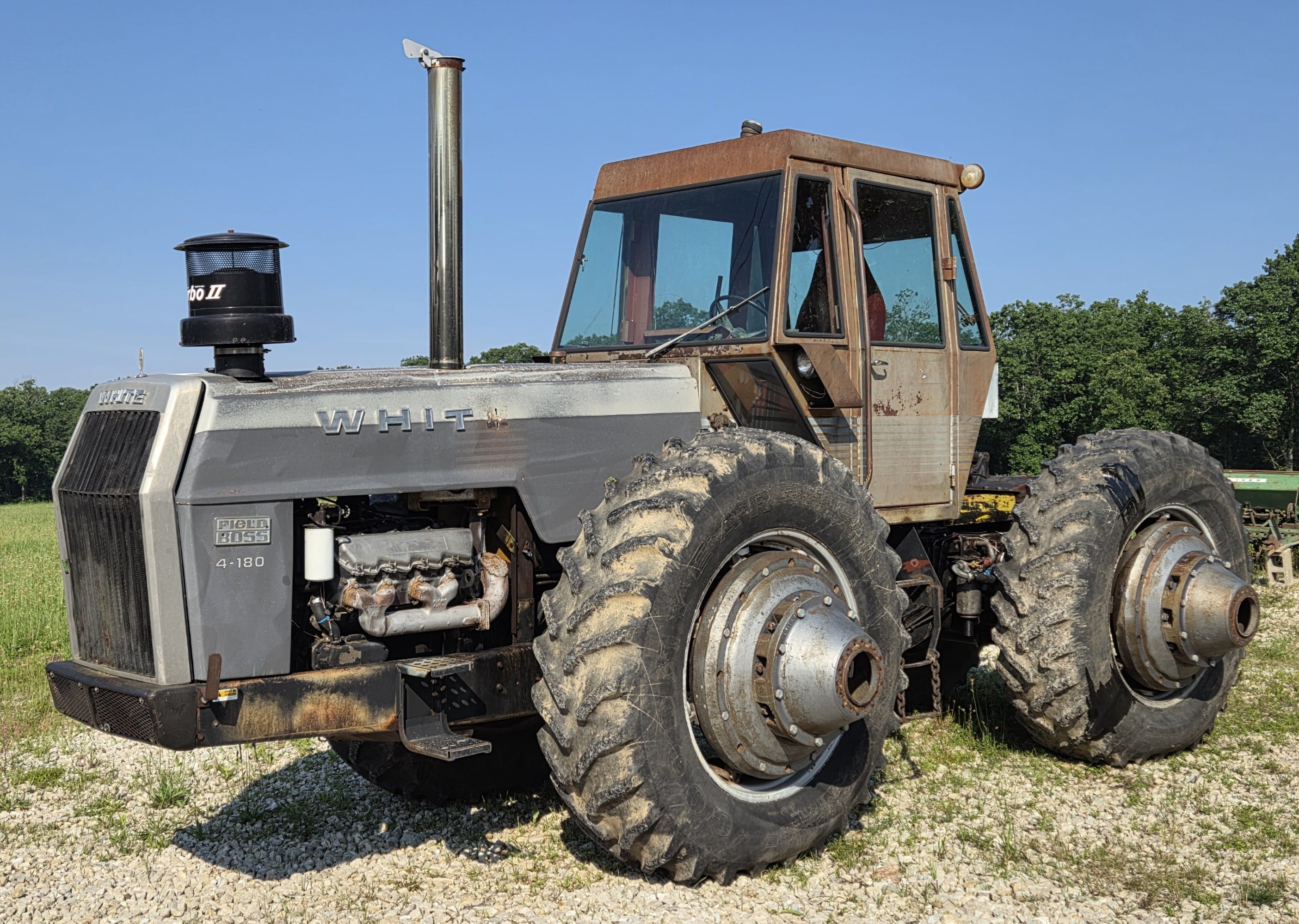 White 4-180 Equipment Image0