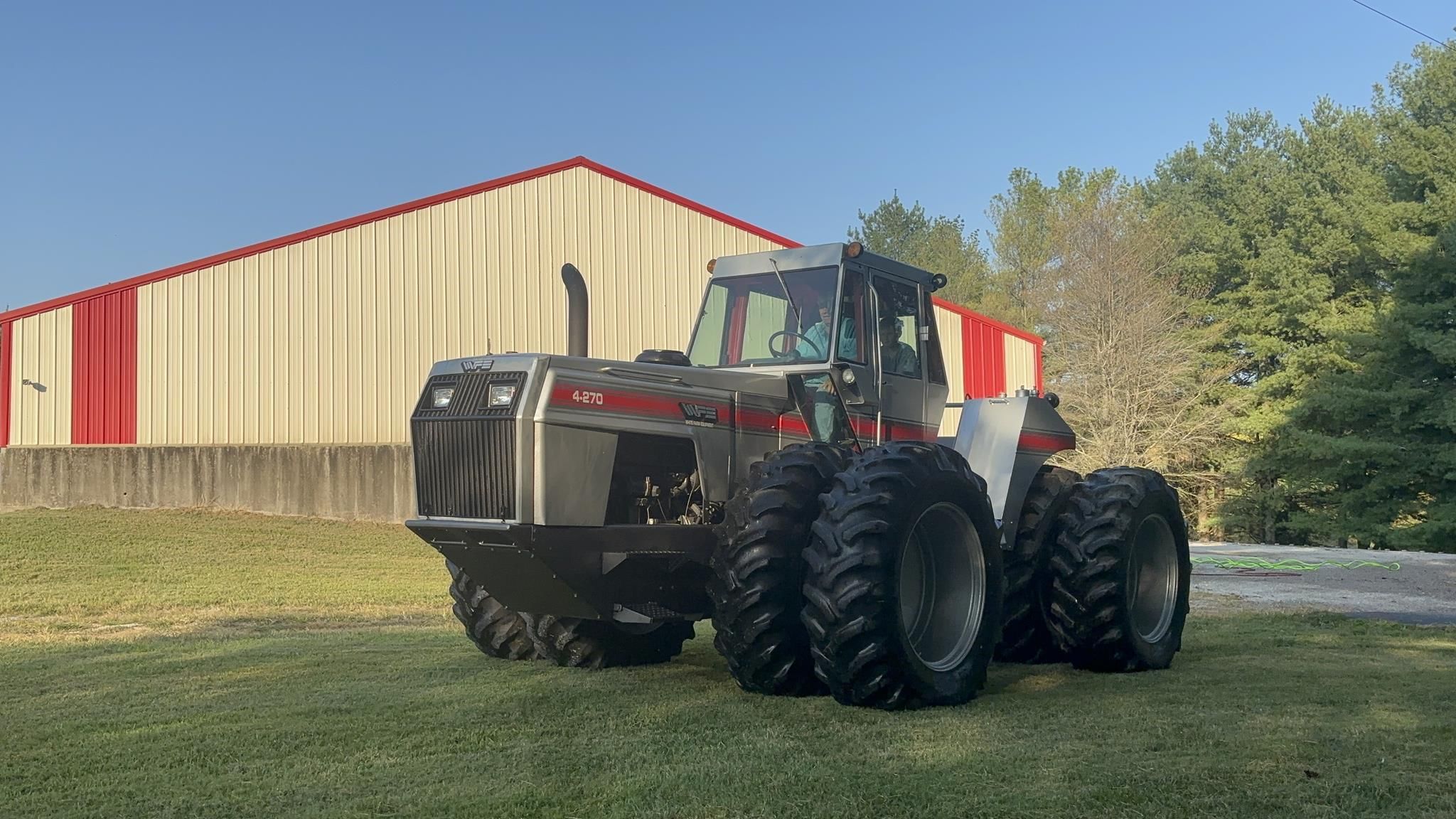 1984 White 4-270 Equipment Image0