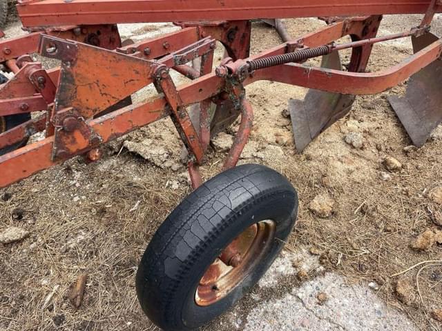 Image of White Undetermined equipment image 4