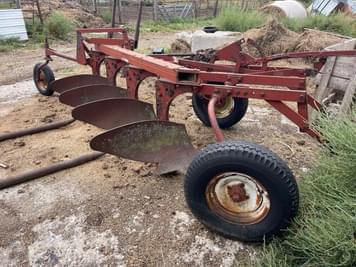 Main image White Undetermined